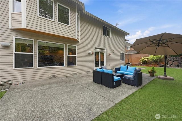 24121 NE 1st Place, Sammamish, WA 98074