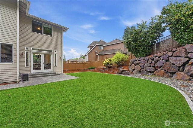 24121 NE 1st Place, Sammamish, WA 98074
