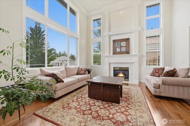 24121 NE 1st Place, Sammamish, WA 98074