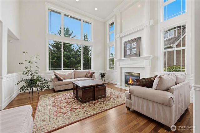 24121 NE 1st Place, Sammamish, WA 98074