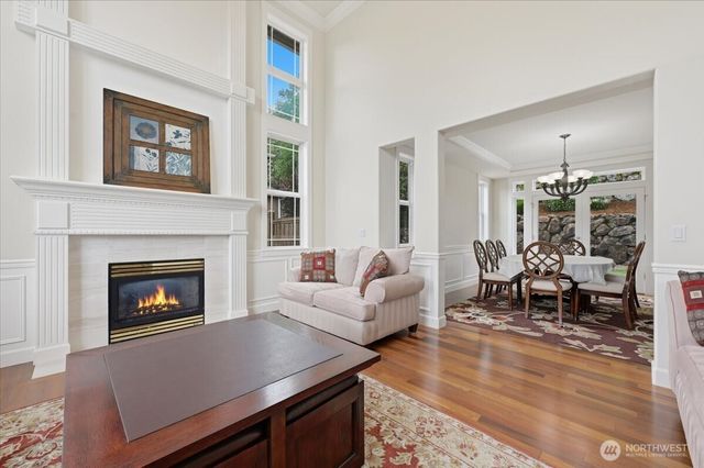 24121 NE 1st Place, Sammamish, WA 98074