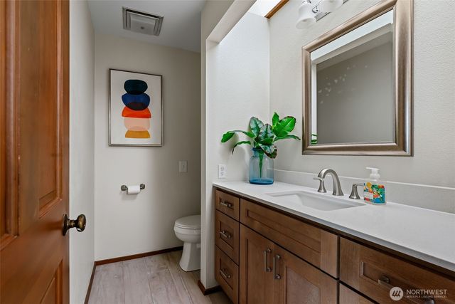 824 S Marine Hills Way, Federal Way, WA 98003