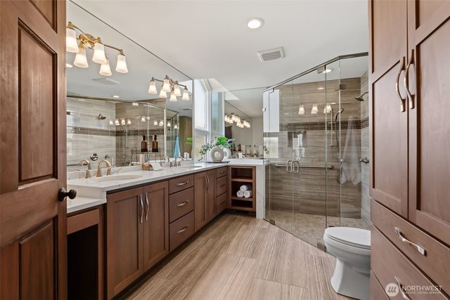 824 S Marine Hills Way, Federal Way, WA 98003