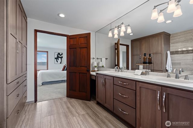 824 S Marine Hills Way, Federal Way, WA 98003