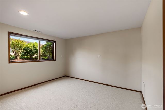 824 S Marine Hills Way, Federal Way, WA 98003