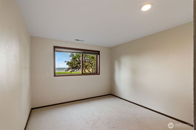 824 S Marine Hills Way, Federal Way, WA 98003