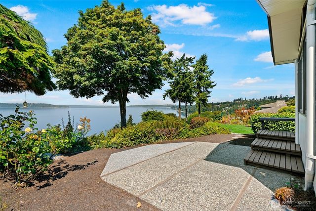 824 S Marine Hills Way, Federal Way, WA 98003