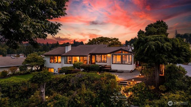 824 S Marine Hills Way, Federal Way, WA 98003