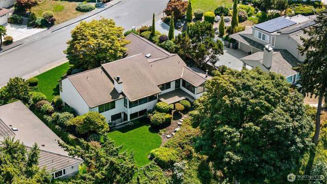 824 S Marine Hills Way, Federal Way, WA 98003