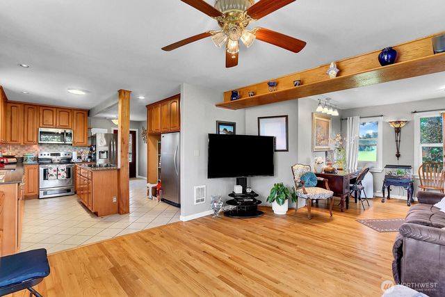 320 Pioneer Highway E, Arlington, WA 98223