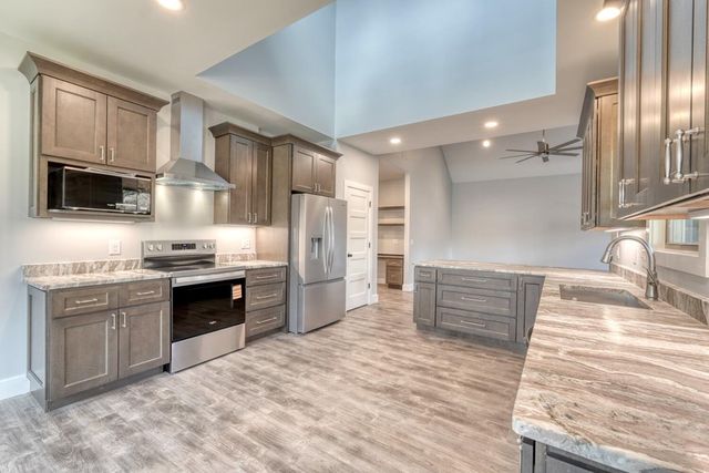 98 Brett Way, Hiawassee, GA 30546