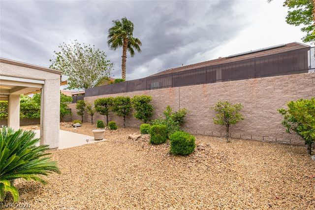 2150 Clearwater Lake Drive, Henderson, NV 89044