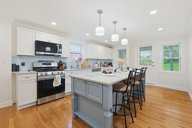 22 Sweetser St, Wakefield, MA 01880