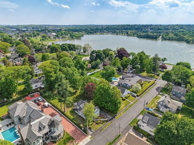 22 Sweetser St, Wakefield, MA 01880
