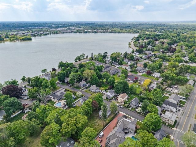 22 Sweetser St, Wakefield, MA 01880