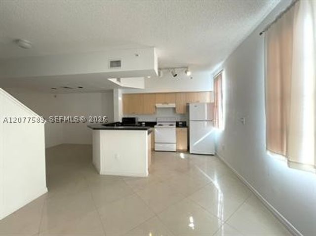 2831 NE 185th St 603, Aventura, FL 33180