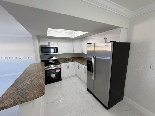 5150 W 12th Ave 206, Hialeah, FL 33012