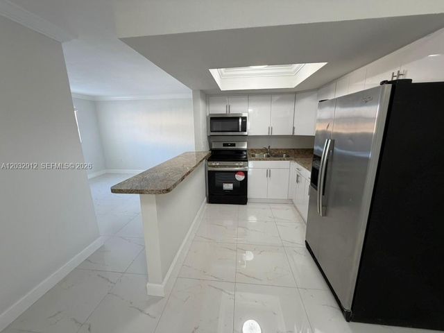5150 W 12th Ave 206, Hialeah, FL 33012