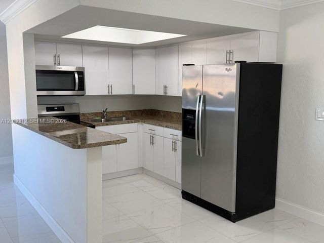 5150 W 12th Ave 206, Hialeah, FL 33012