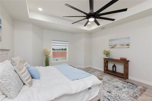 825 E Kika De La Garza Boulevard, La Joya, TX 78560