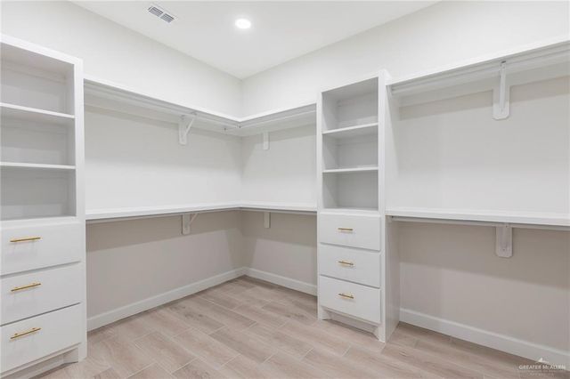 825 E Kika De La Garza Boulevard, La Joya, TX 78560
