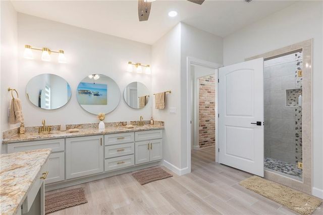 825 E Kika De La Garza Boulevard, La Joya, TX 78560
