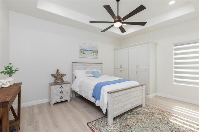 825 E Kika De La Garza Boulevard, La Joya, TX 78560