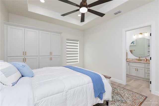 825 E Kika De La Garza Boulevard, La Joya, TX 78560