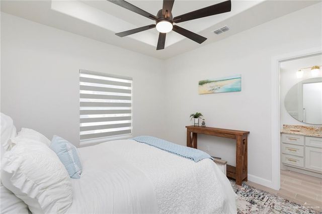 825 E Kika De La Garza Boulevard, La Joya, TX 78560