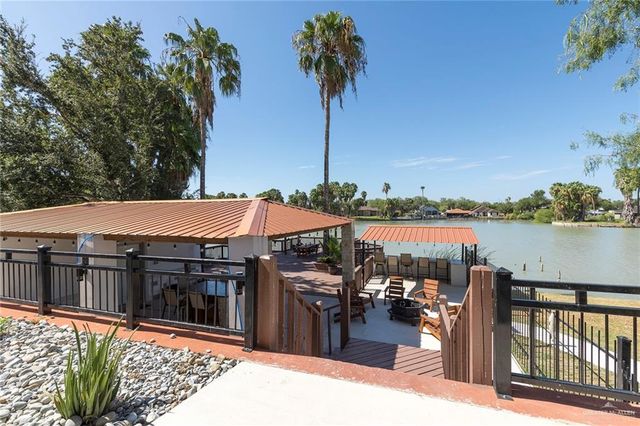 825 E Kika De La Garza Boulevard, La Joya, TX 78560