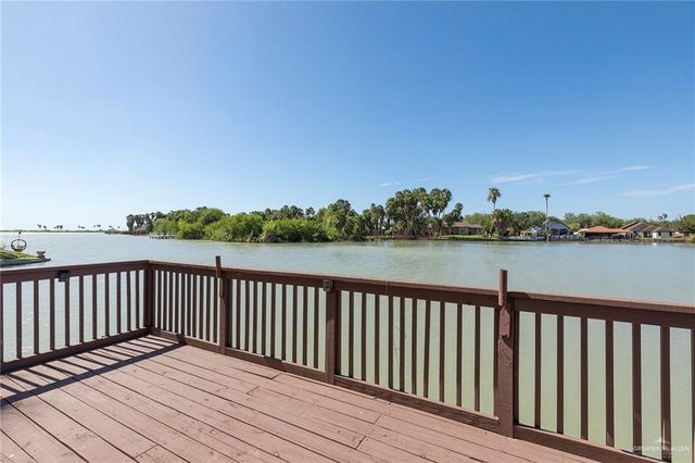 825 E Kika De La Garza Boulevard, La Joya, TX 78560