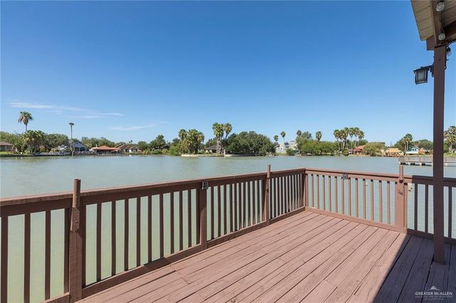 825 E Kika De La Garza Boulevard, La Joya, TX 78560