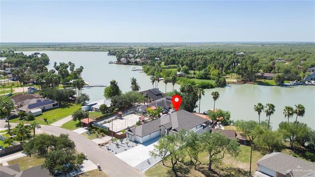 825 E Kika De La Garza Boulevard, La Joya, TX 78560