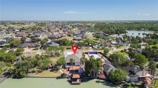 825 E Kika De La Garza Boulevard, La Joya, TX 78560