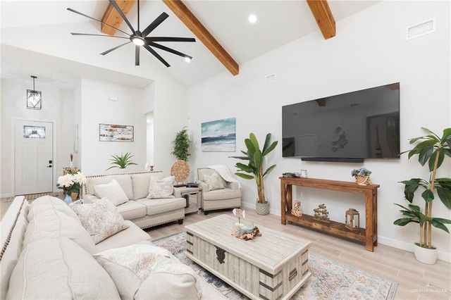 825 E Kika De La Garza Boulevard, La Joya, TX 78560
