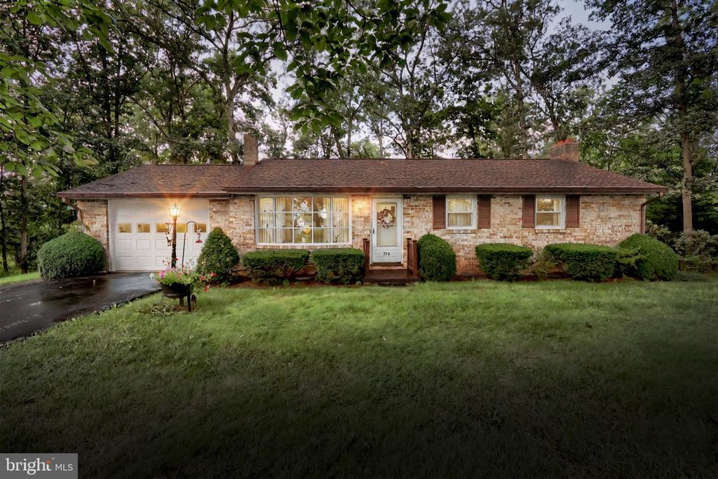350 BENDERS CHURCH RD, Biglerville, PA 17307