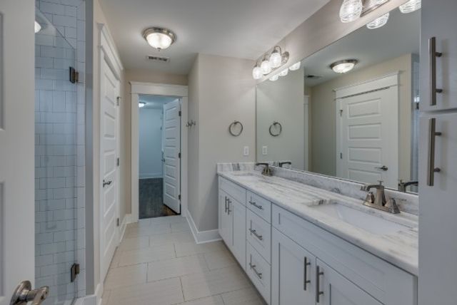 1740 24th Ave, N, Nashville, TN 37208