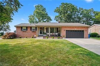 118 Robinwood Drive, New Middletown, OH 44442