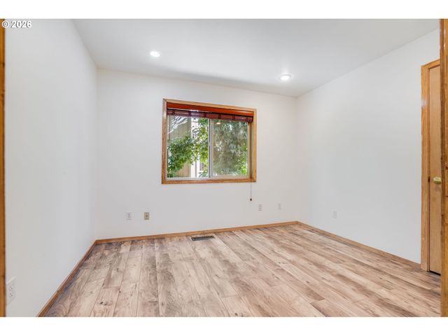 2439 Sw Idaho St, Portland, OR 97239