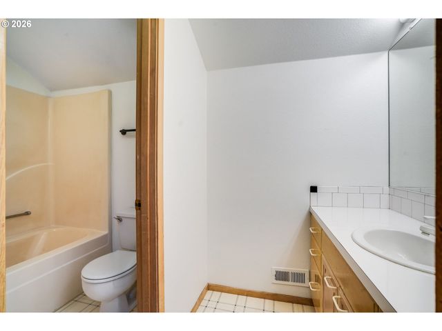 2439 Sw Idaho St, Portland, OR 97239