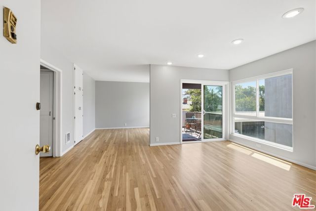 11120 Queensland Street D40, Los Angeles, CA 90034
