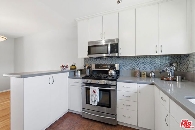 11120 Queensland Street D40, Los Angeles, CA 90034