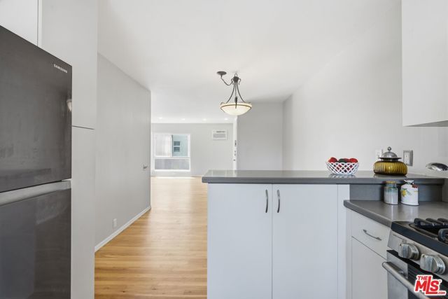 11120 Queensland Street D40, Los Angeles, CA 90034