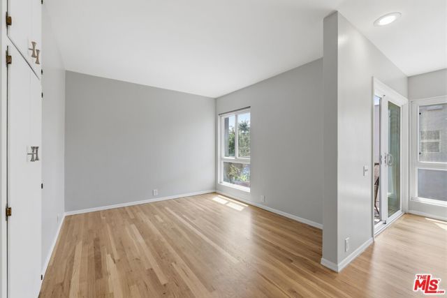 11120 Queensland Street D40, Los Angeles, CA 90034