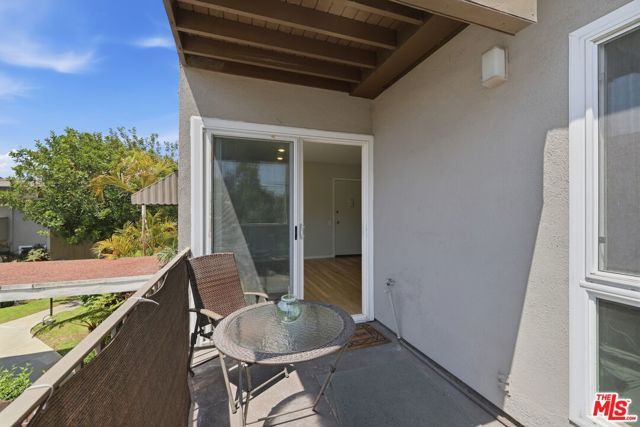 11120 Queensland Street D40, Los Angeles, CA 90034