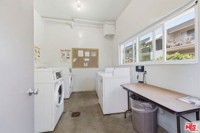 11120 Queensland Street D40, Los Angeles, CA 90034