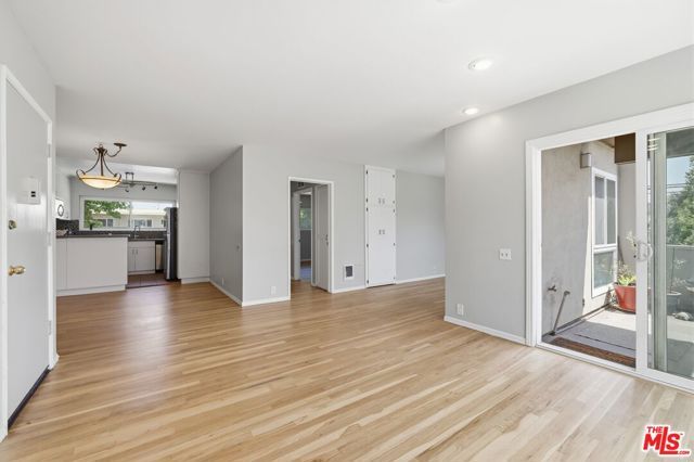 11120 Queensland Street D40, Los Angeles, CA 90034