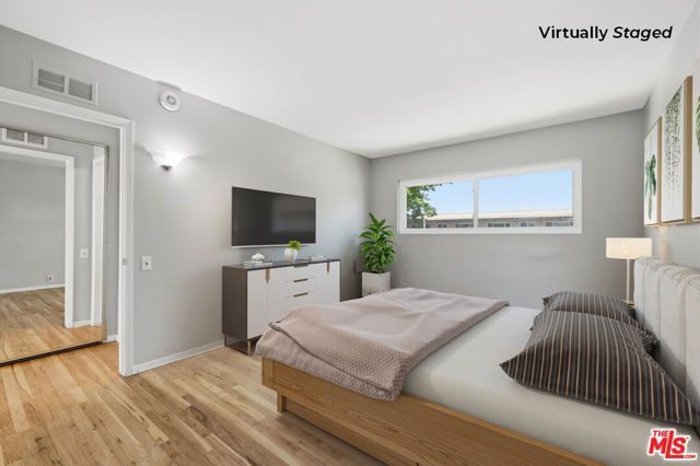 11120 Queensland Street D40, Los Angeles, CA 90034