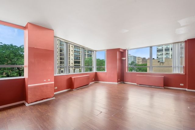 5701 N Sheridan Road 3B, Chicago, IL 60660