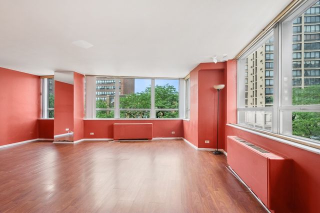 5701 N Sheridan Road 3B, Chicago, IL 60660